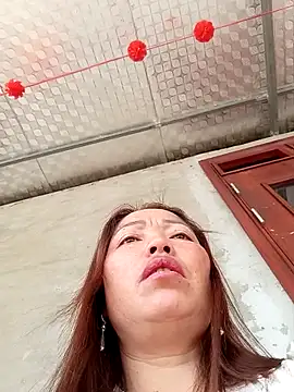 Yellow-pink online show from 04-14-26, 01:10