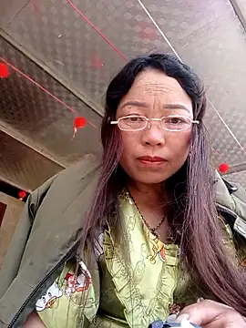 Yellow-pink online show from 03-19-26, 06:57