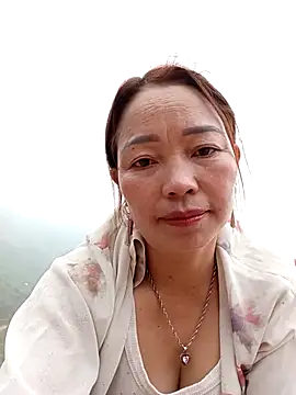 Yellow-pink online show from 04-05-26, 01:56