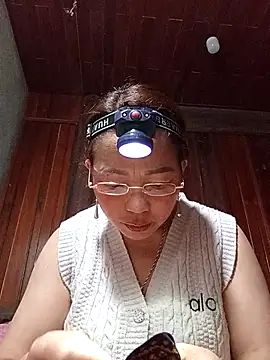 Yellow-pink online show from 04-19-26, 01:34