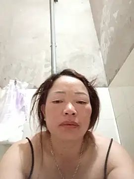 Yellow-pink online show from 06-16-26, 10:43