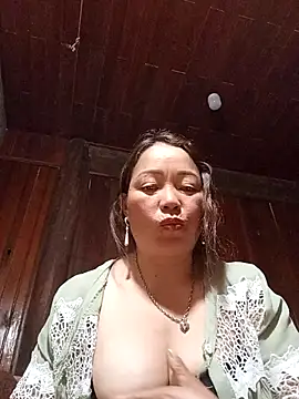 Yellow-pink online show from 04-28-26, 03:00