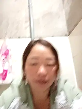 Yellow-pink online show from 04-18-26, 10:54