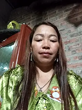 Yellow-pink online show from 04-18-26, 12:07