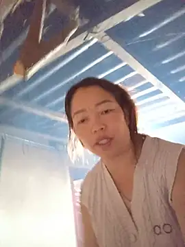 Yellow-pink online show from 06-26-26, 10:59