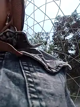 Yellow-pink online show from 04-09-26, 03:41