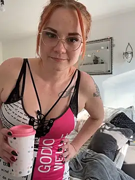 Fiebie licious  online show from 04-14-26, 04:34