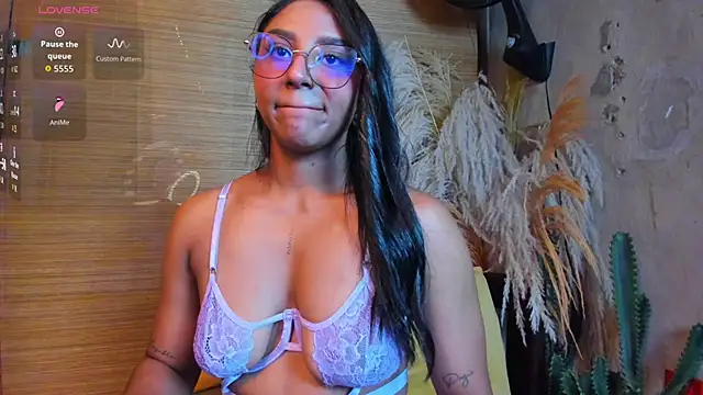 Victoria Gonzalez online show from 03-08-26, 12:41