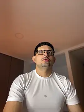 TroyeSavage online show from 05-10-26, 11:25