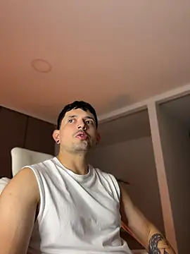 TroyeSavage online show from 04-21-26, 10:44