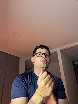 TroyeSavage online show from 06-05-26, 10:32