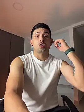 TroyeSavage online show from 04-08-26, 09:49