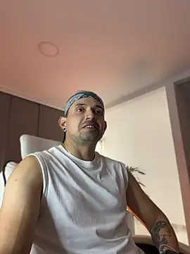 TroyeSavage online show from 04-14-26, 09:53