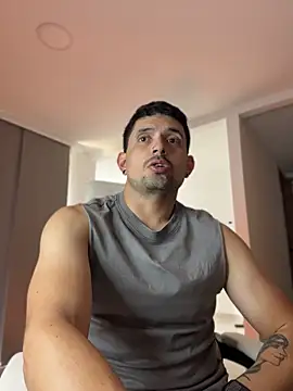 TroyeSavage online show from 04-11-26, 07:39