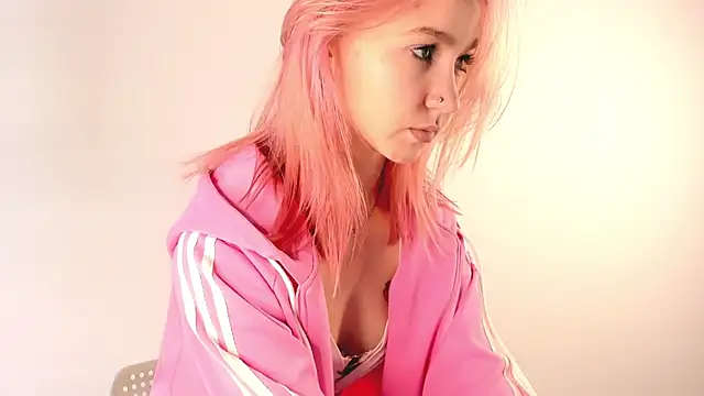 August female online show from 04-15-26, 01:04