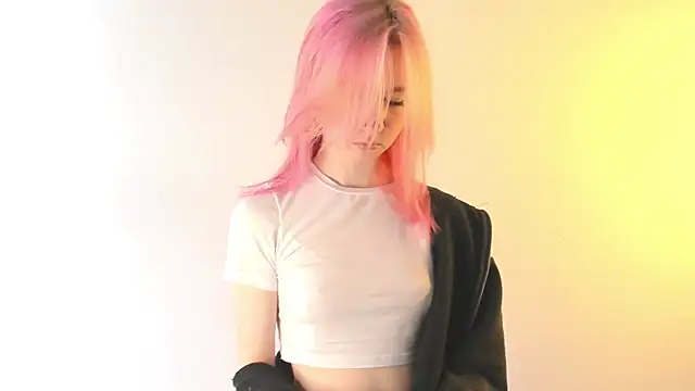 August female online show from 04-23-26, 12:00