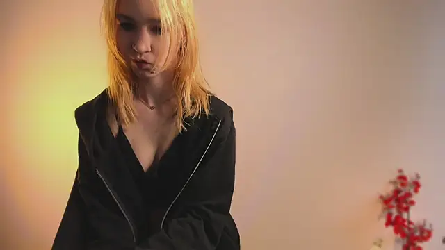 August female online show from 03-26-26, 01:42