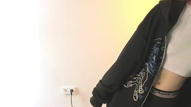 August female online show from 04-23-26, 12:29