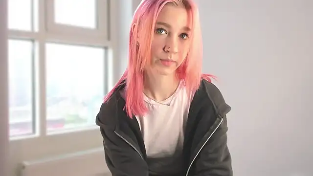 August female online show from 04-26-26, 08:44