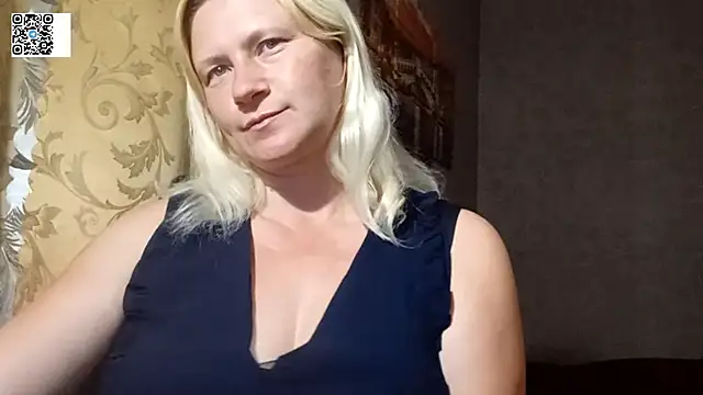 Snapshot of DiamondLady555 chatting on 07-13-26, 06:29 DiamondLady555 online show from 07-13-26, 06:29