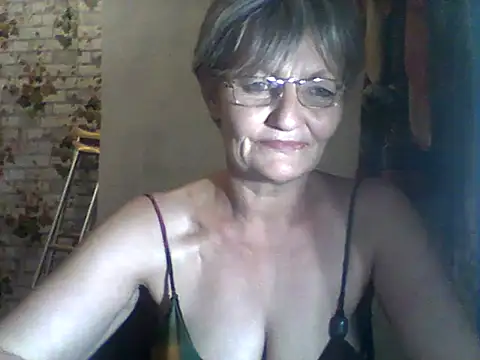 Snapshot of NikaGold455 chatting on 03-31-26, 10:23 NikaGold455 online show from 03-31-26, 10:23
