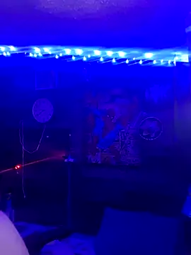 derek0 17 online show from 03-09-26, 08:34
