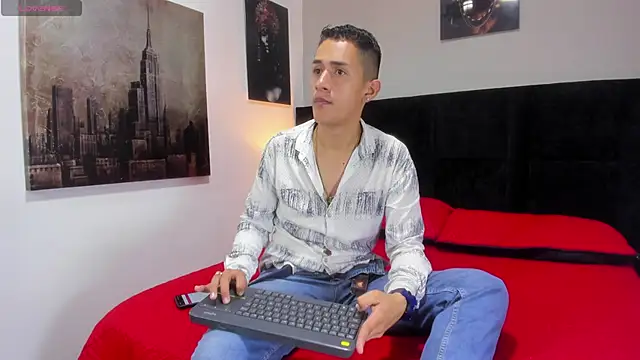 Snapshot of _Alan_Walker_1 chatting on 05-08-26, 03:27 Alan Walker 1 online show from 05-08-26, 03:27