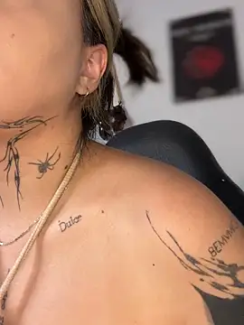 CarolQueen1  online show from 03-11-26, 02:22