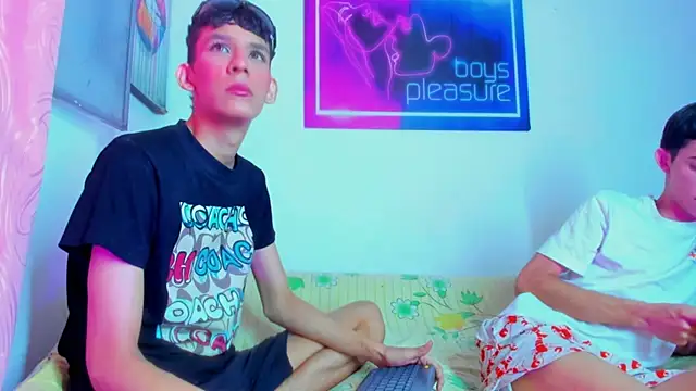 Desire Boys1 online show from 04-22-26, 07:31