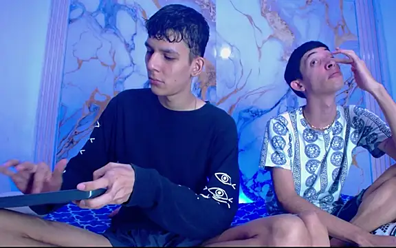 Desire Boys1 online show from 04-17-26, 06:44