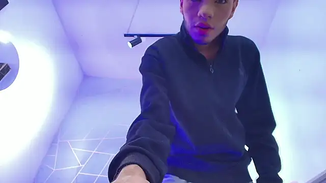 Valentin Lux online show from 04-25-26, 03:20