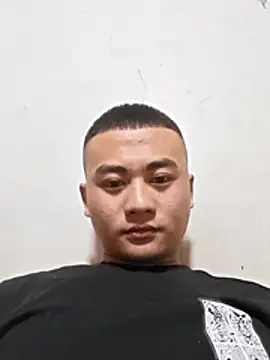 Snapshot of xiaocui06 chatting on 03-10-26, 12:20 xiaocui06 online show from 03-10-26, 12:20