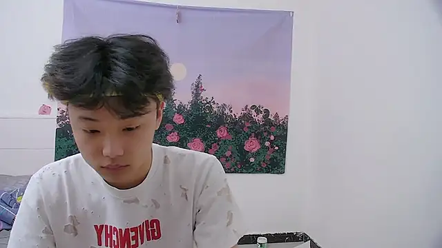 icecream-002 online show from 04-19-26, 11:44