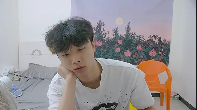 icecream-002 online show from 05-13-26, 01:45