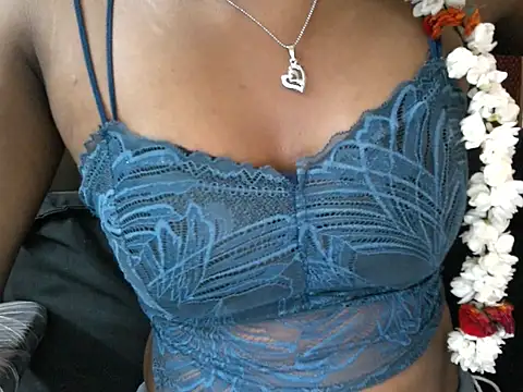 Snapshot of Couplehot00 chatting on 04-13-26, 07:12 Couplehot00 online show from 04-13-26, 07:12