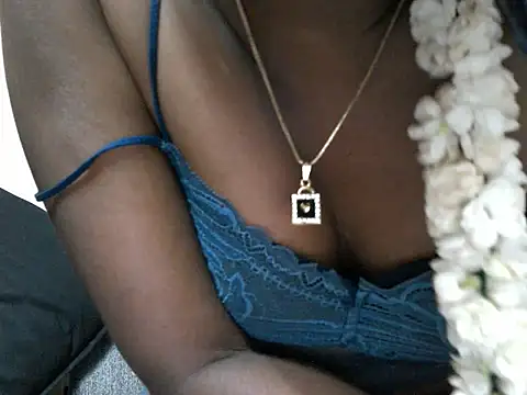Snapshot of Couplehot00 chatting on 03-20-26, 07:31 Couplehot00 online show from 03-20-26, 07:31
