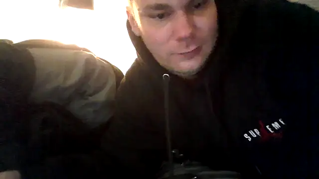 Snapshot of occasionalride1 chatting on 06-11-26, 08:33 occasionalride1 online show from 06-11-26, 08:33