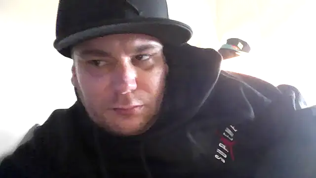 Snapshot of occasionalride1 chatting on 06-05-26, 02:01 occasionalride1 online show from 06-05-26, 02:01