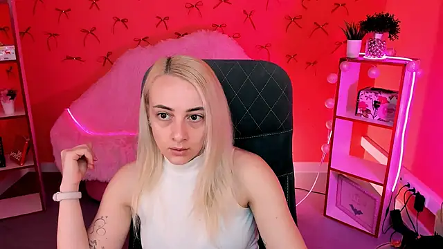 CarolMoor online show from 04-03-26, 09:05