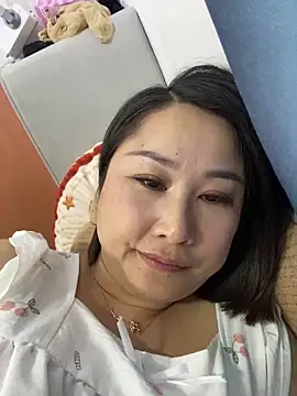 Snapshot of xiaoyi-10 chatting on 05-17-26, 10:04 xiaoyi-10 online show from 05-17-26, 10:04