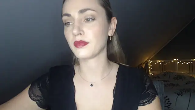 Snapshot of ScarlettSensitive chatting on 05-30-26, 02:23 ScarlettSensitive online show from 05-30-26, 02:23