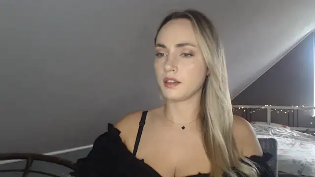 Snapshot of ScarlettSensitive chatting on 07-07-26, 06:16 ScarlettSensitive online show from 07-07-26, 06:16