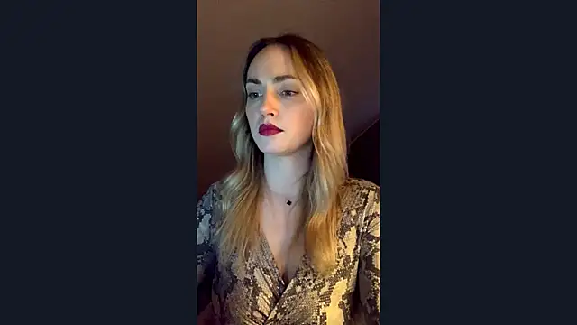 ScarlettSensitive online show from 03-11-26, 04:12