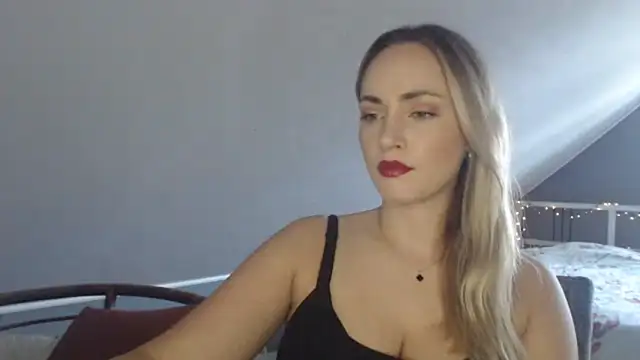 Snapshot of ScarlettSensitive chatting on 06-23-26, 06:22 ScarlettSensitive online show from 06-23-26, 06:22