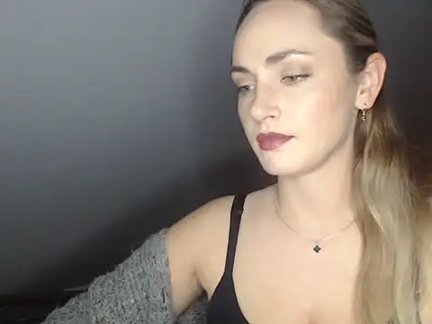 Snapshot of ScarlettSensitive chatting on 06-04-26, 08:13 ScarlettSensitive online show from 06-04-26, 08:13