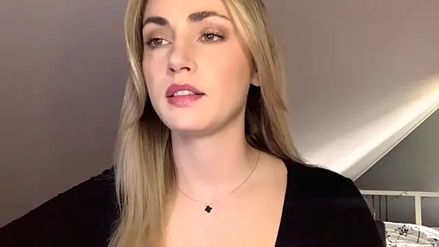 Snapshot of ScarlettSensitive chatting on 05-04-26, 02:31 ScarlettSensitive online show from 05-04-26, 02:31