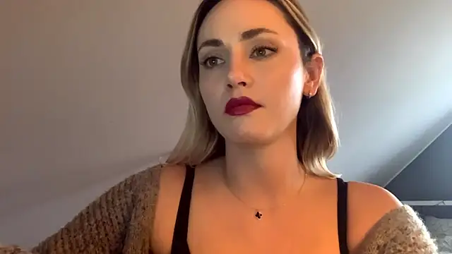 ScarlettSensitive online show from 03-25-26, 03:22