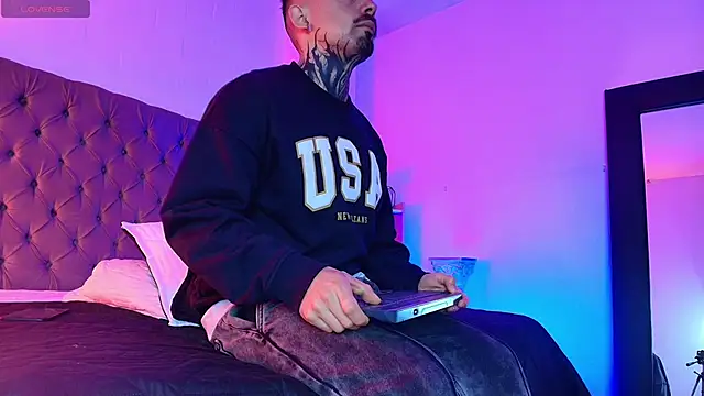 Dallas Whitee online show from 04-19-26, 12:28
