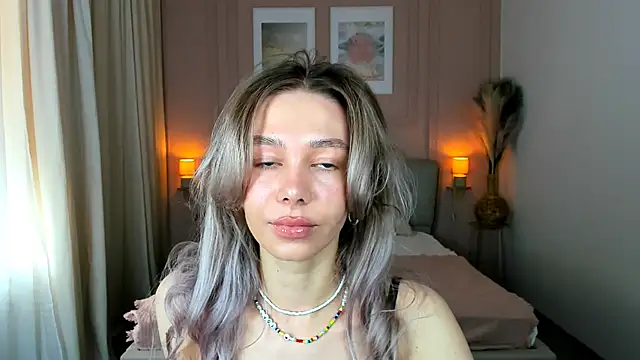 LuluAlis online show from 04-19-26, 01:01