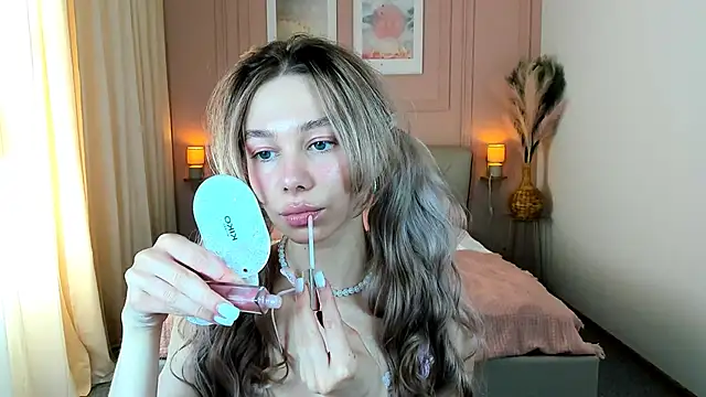 Snapshot of LuluAlis chatting on 05-01-26, 01:49 LuluAlis online show from 05-01-26, 01:49